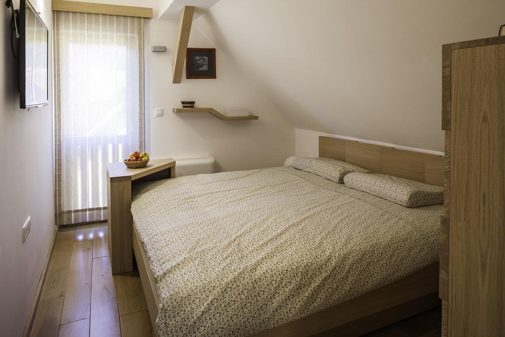 Guest House Kalska Domacija Semic Rom bilde